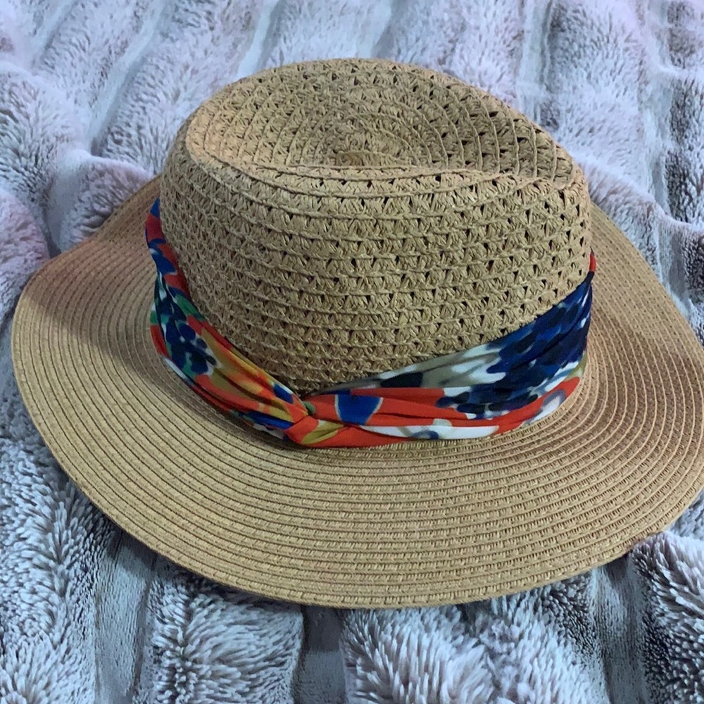 Eugenia Kim genie hat